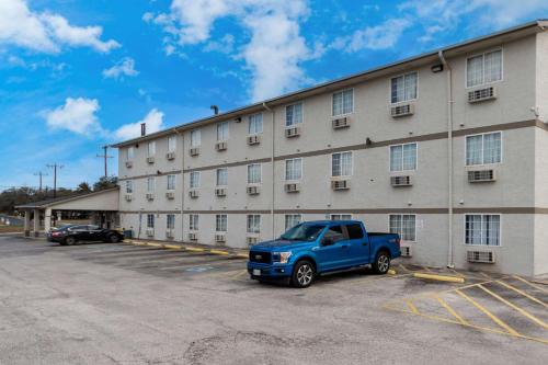 Econo Lodge San Antonio near SeaWorld - Medical Center