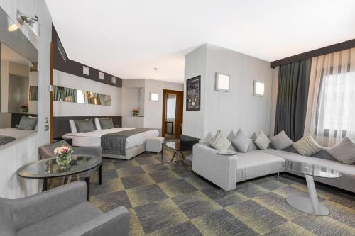 Point Hotel Taksim - image 8