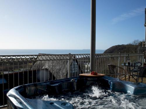 Pass the Keys Pendine hot tub sea views