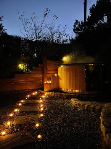 Romantic Cottage with Private Wood-fired Hot tub and Outdoor Pizza Oven gîte à louer Picklescott