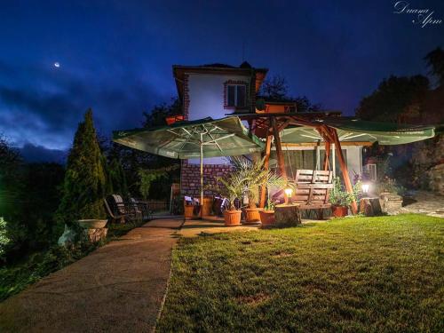 Къща за гости Марчела и Ресторант Мъри in Zasele