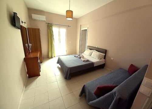  MARE BLU STUDIOS & SUITES in Laganas