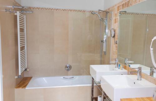 Hotel MR Les Rotes - main image