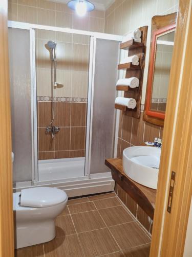 Deluxe Double Room image 5