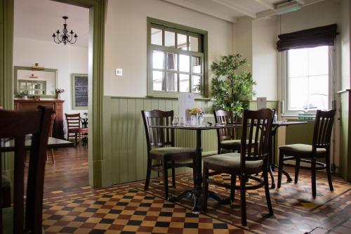 The Fox & Hounds - image 3