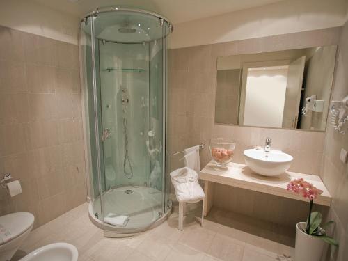 Deluxe Double or Twin Room for Single Use