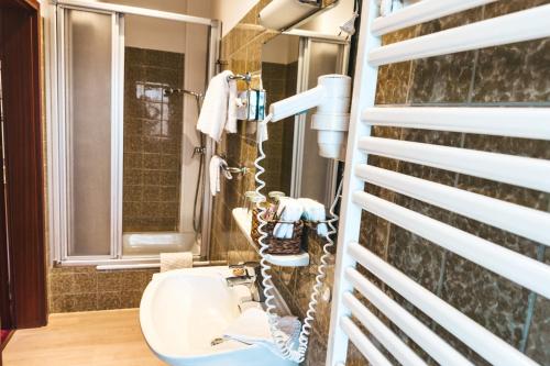 Bathroom, Gastehaus Roll - Studio 4 in Norderney