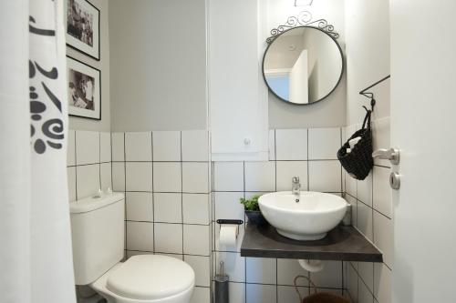 Delphic Moments I Cozy apt 1BR 2BA 2 double beds