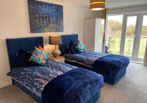Contemporary, Cosy & Homely 2 Bed Apartment with High-Speed WIFI, Terrace & Free Parking overlooking in Newmarket út környéke