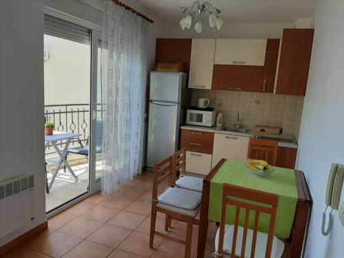 Comfort Zone - one bedroom condo with the sea view, Bečići (fotografie 3)
