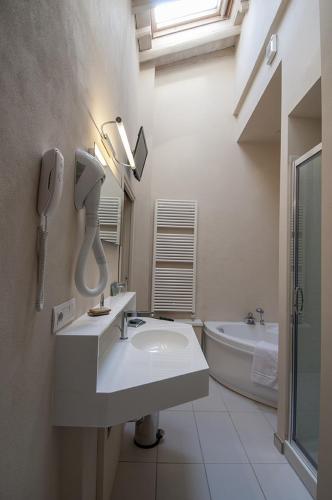 Hotel Alla Corte degli Angeli - image 14