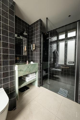Superior Double Room image 6