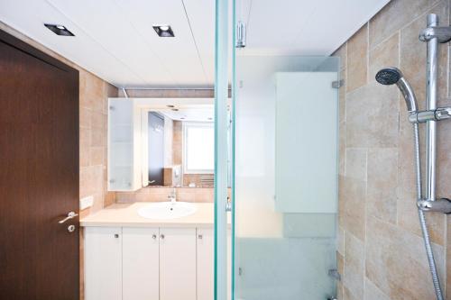 Apartment image 8