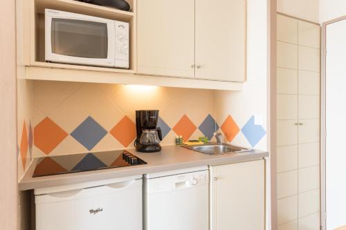 Résidence Pierre & Vacances Cannes Verrerie Room Type - One-Bedroom Apartment with Terrace or Balcony  (5 People)