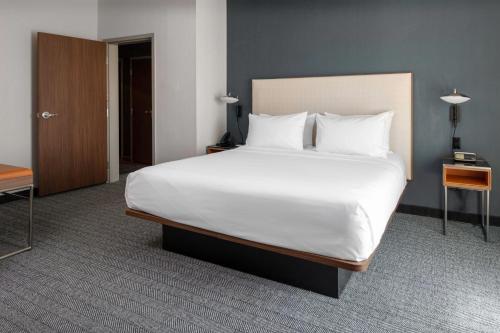 Courtyard by Marriott Memphis East Galleria - image 5