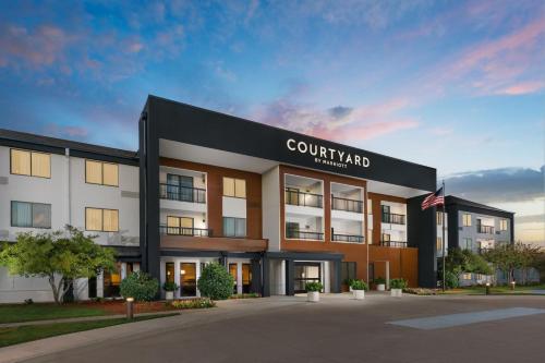 Courtyard by Marriott Dallas Lewisville