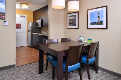 TownePlace Suites by Marriott Detroit Commerce