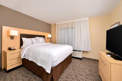 TownePlace Suites by Marriott Detroit Commerce