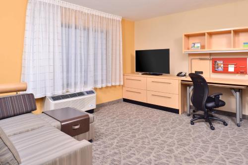 TownePlace Suites by Marriott Detroit Commerce