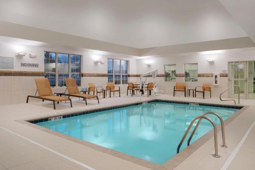 Peldbaseins, Courtyard by Marriott Columbus New Albany in Ņūalbānija (OH)