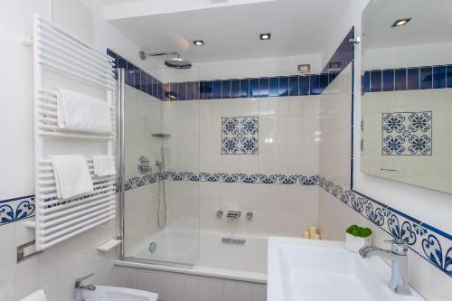 Family Suite - Split Level image 6