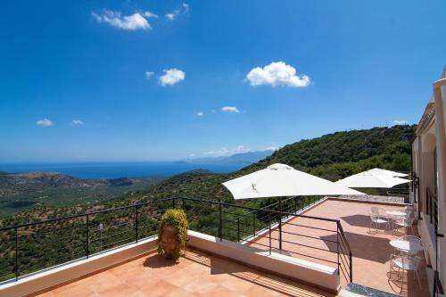  Villa Dio Petres in Kroústas
