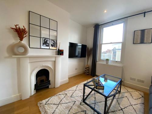 New stylish Fulham apartment - 2 bed