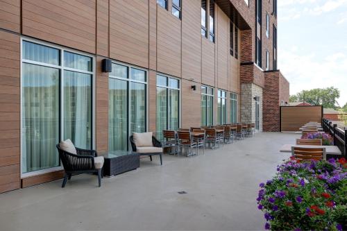 Courtyard by Marriott Iowa City University Heights