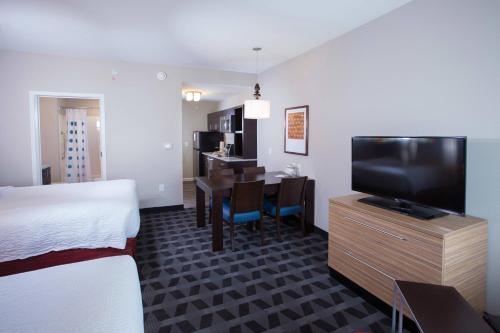1 queen bed