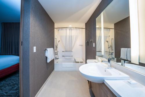 SpringHill Suites by Marriott Kenosha - image 4