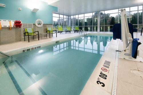 SpringHill Suites by Marriott Kenosha - 수영장