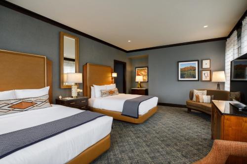 The Barfield, Autograph Collection