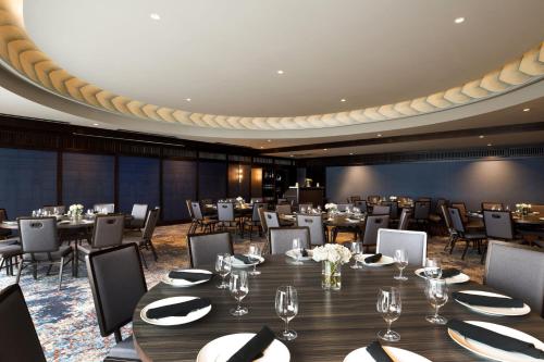 The Barfield, Autograph Collection