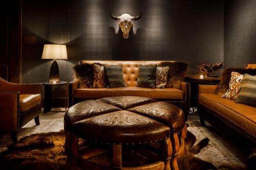 The Barfield, Autograph Collection