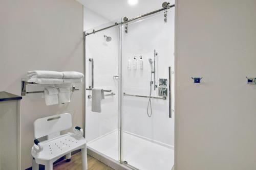 Fairfield by Marriott Inn & Suites Cincinnati North West Chester - image 13