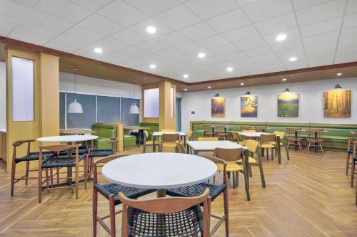 Fairfield by Marriott Inn & Suites Cincinnati North West Chester - image 14