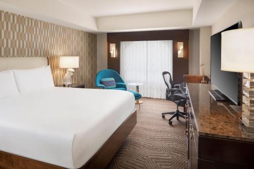 1 queen bed