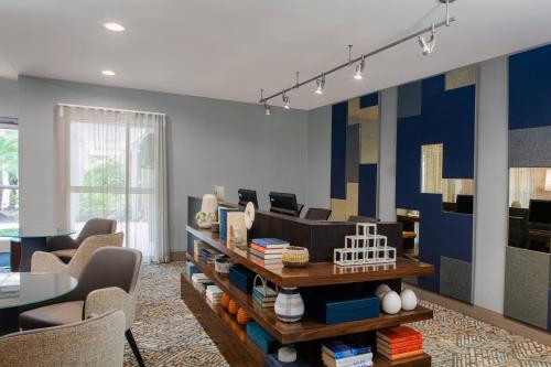 Courtyard by Marriott Miami Aventura Mall - image 7