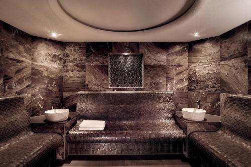 Sheraton Grand Hotel & Spa - image 11