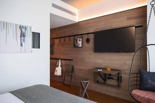 room detail thumbnail 1