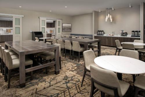 Residence Inn by Marriott Jacksonville Downtown - image 9
