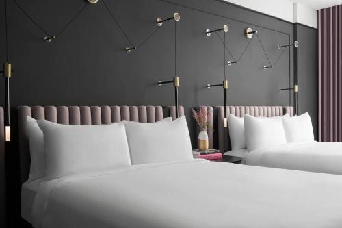 Concierge lounge access, Guest room, 2 Queen