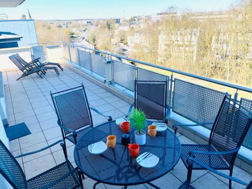 Big Penthouse 2 Bedrooms in Center with Parking and LargeTerrace-41