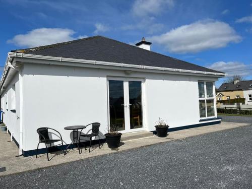 Superb 4 Bed / 3 Bath Bungalow in Mitchelstown