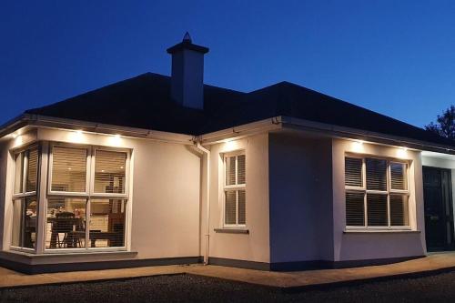 Superb 4 Bed / 3 Bath Bungalow in Mitchelstown