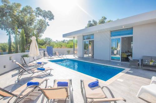 Five-Bedroom Villa image 7