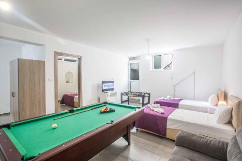 Five-Bedroom Villa image 3