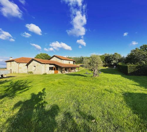 Casa de campo con piscina, entera o por habitaciones gîte à louer Fuentefría