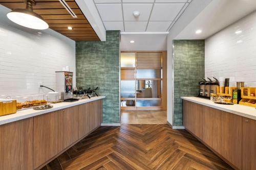 Fairfield by Marriott Inn & Suites San Francisco Airport North - image 14