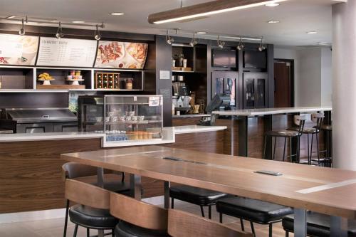 Courtyard by Marriott Memphis Collierville - 레스토랑